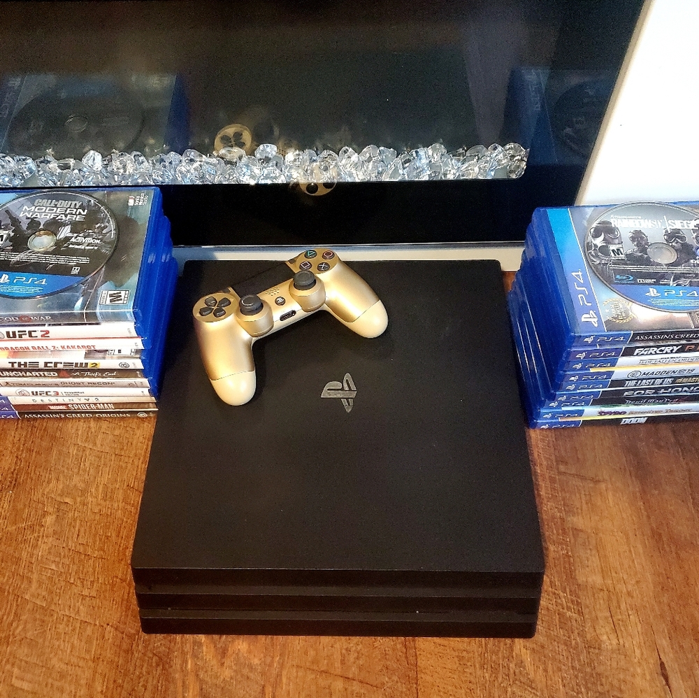 SOLD Playstation 4 Pro